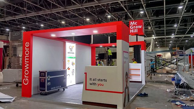 Education publisher – Graphics: wall prints, lightbox and counter in